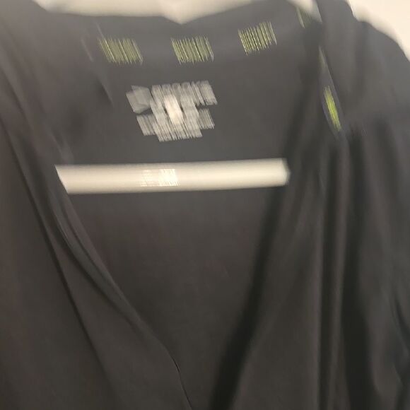 Brooks Black Performance Tee - Picture 5 of 7